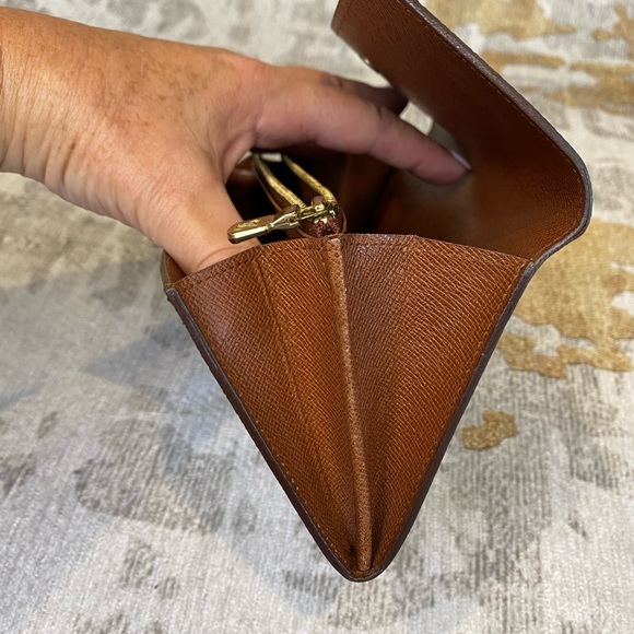 Louis Vuitton Sarah Wallet - Picture 9 of 13